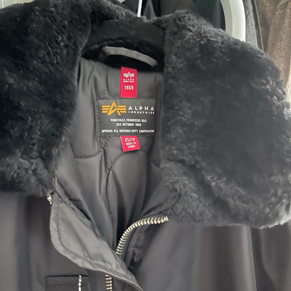 Alpha Industries B-15 Heritage Bomber Jacket - Picture 4 of 6